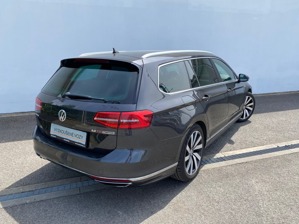 Volkswagen Passat kombi 2,0 TSI 206 kW 4×4 DSG R-line