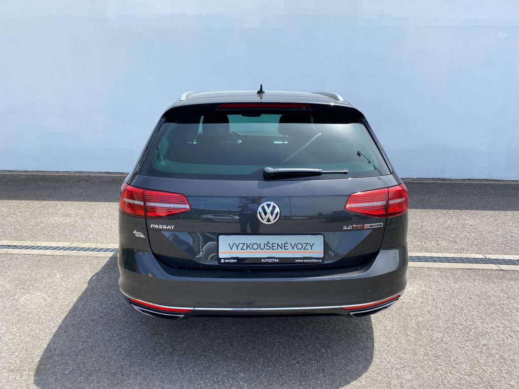 Volkswagen Passat kombi 2,0 TSI 206 kW 4×4 DSG R-line