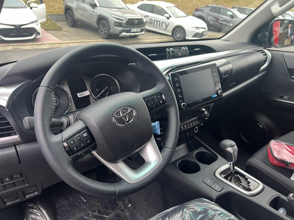 Toyota Hilux  2,8 6AT Active 4x4