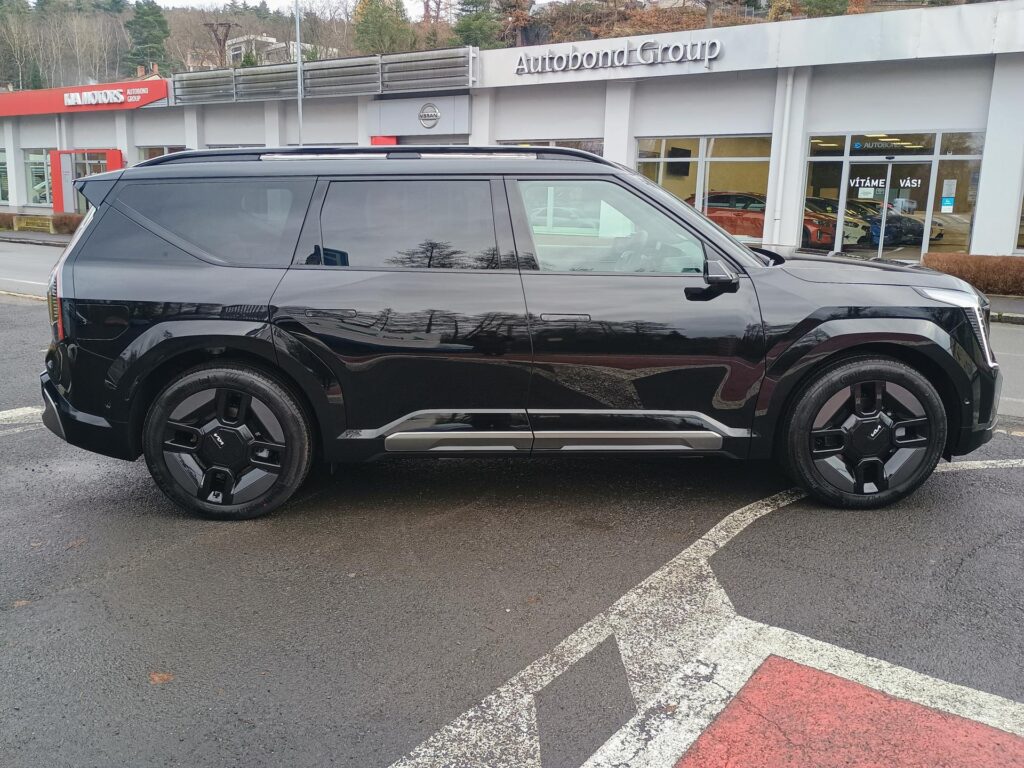 KIA EV9  T LINE 4×4+PNS+RELAX+DIGI