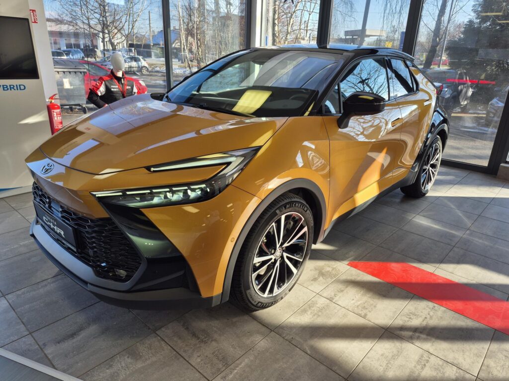 Toyota C-HR  2,0 HEV 4X4 EXECUTIVE PREMIER EDITION ZIMNÍ KOMPLETY ZDARMA