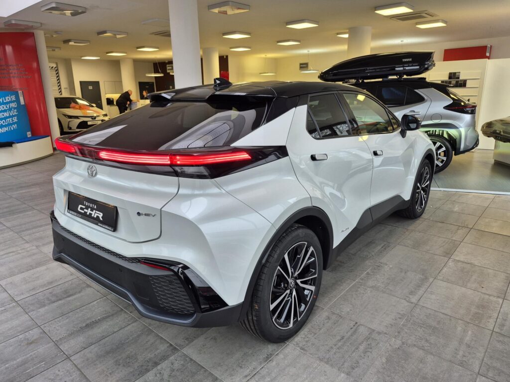 Toyota C-HR  Executive 2.0 Hybrid (198 k) 4x4