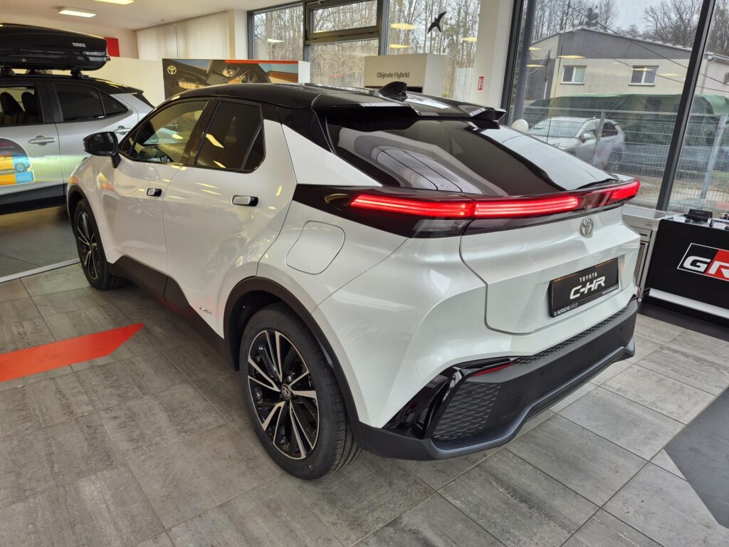 Toyota C-HR  Executive 2.0 Hybrid (198 k) 4x4