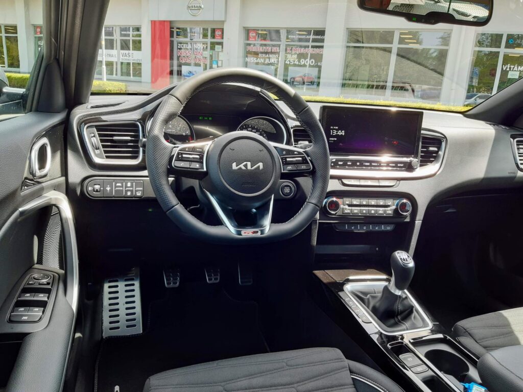 KIA ProCeed  GT LINE PLUS 1.5 T-GDI