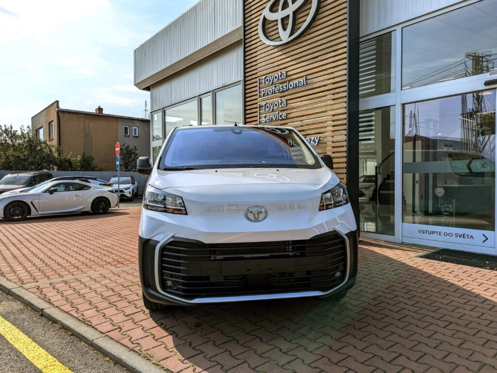 Toyota ProAce  L2 2.0 Diesel 140 6MT Active + Multimedia + Navi