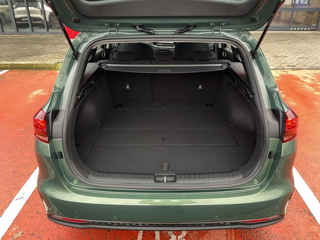 KIA Ceed  1,5 T-GDi GPF 7DCT SPIN (2025)