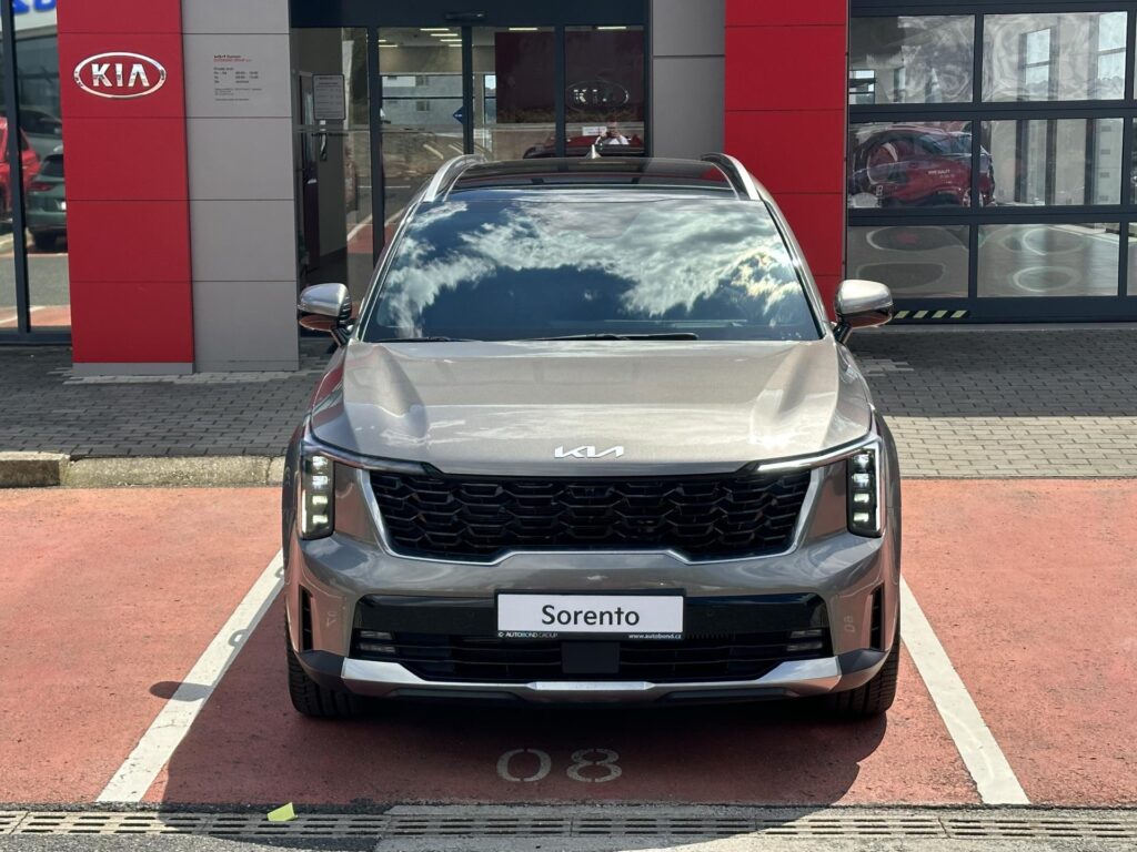 KIA Sorento  TOP 2,2 CRDi 4x4 8DCT +NAPA