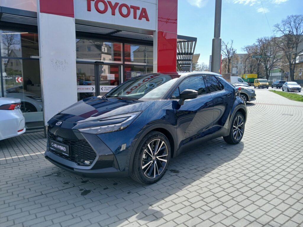 Toyota C-HR  2.0 HEV Executive Premiere Edition 4x4 + ZIMNÍ KOMPLETY ZDARMA