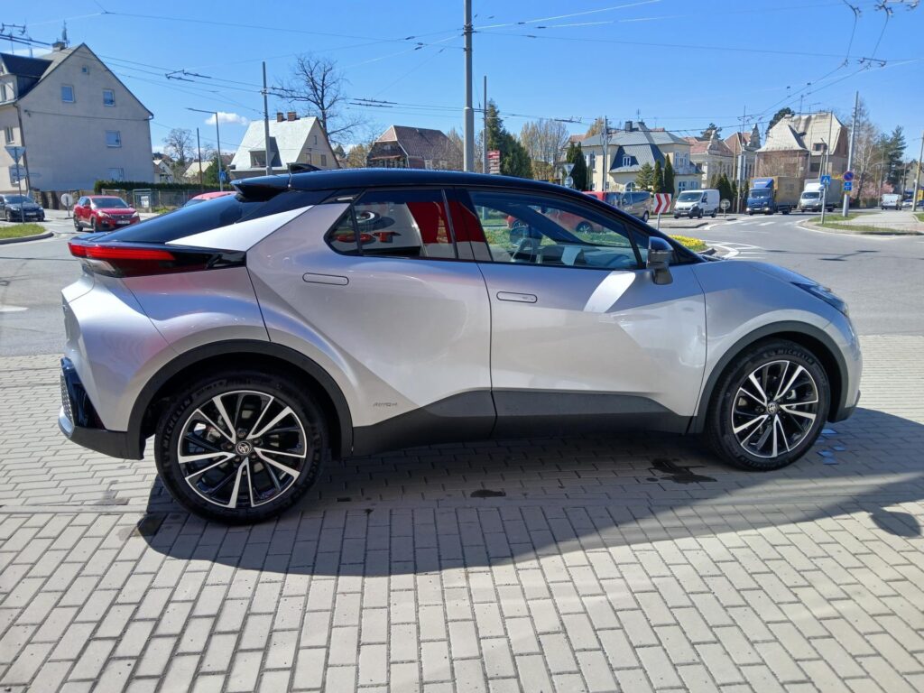 Toyota C-HR  2.0 HEV Executive 4x4