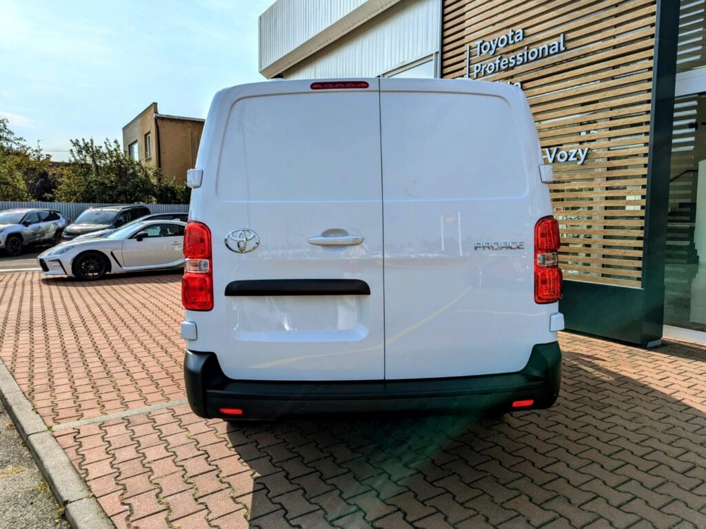 Toyota ProAce  L2 2.0 Diesel 140 6MT Active + Multimedia + Navi