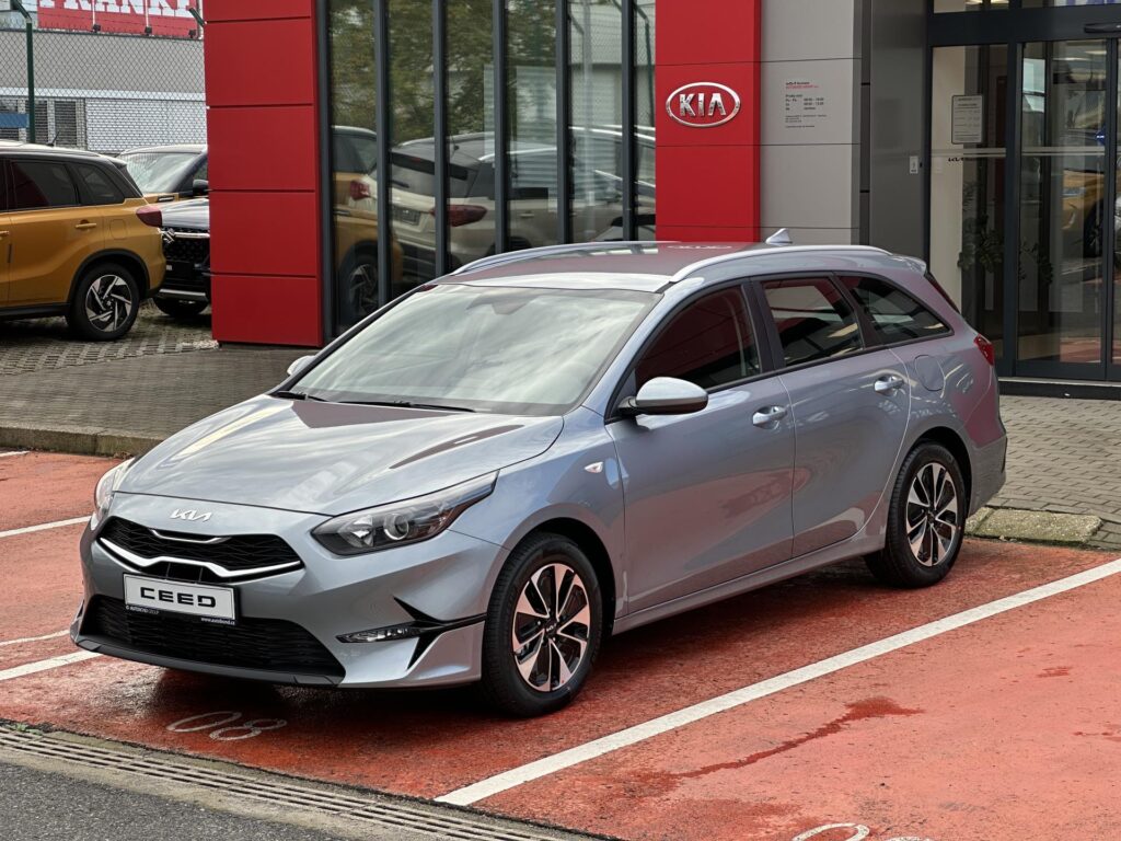 KIA Ceed  SW CD 1,5 T-GDi GPF SPIN *