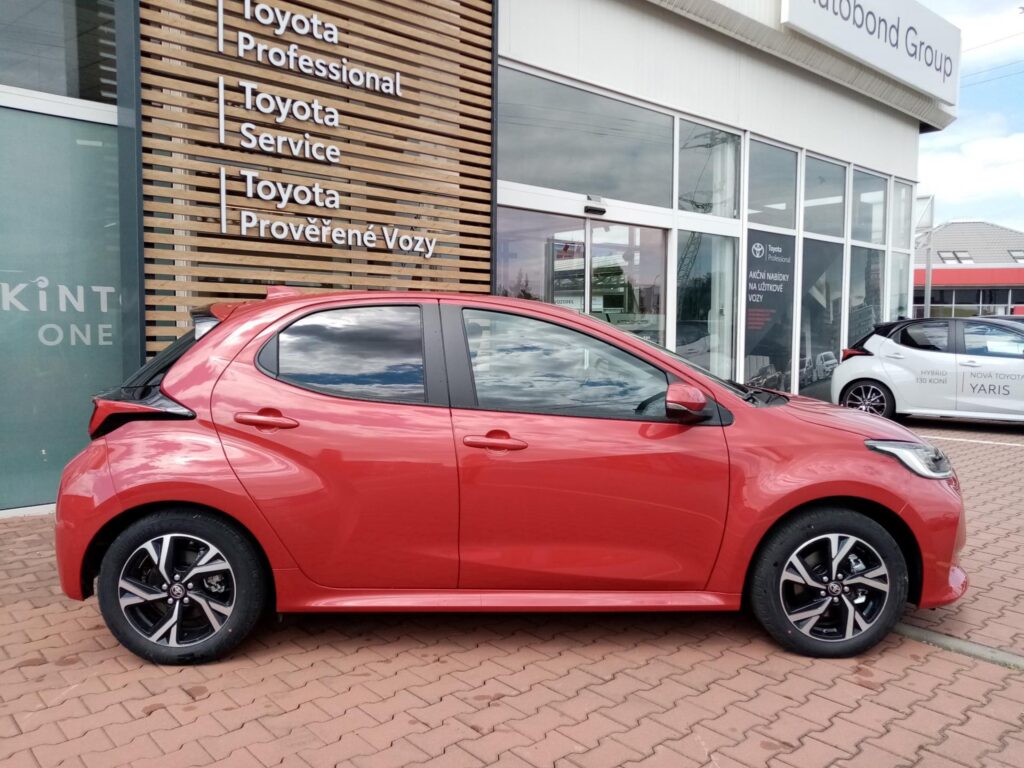 Toyota Yaris  1,5 HEV 116k 4x2 STYLE