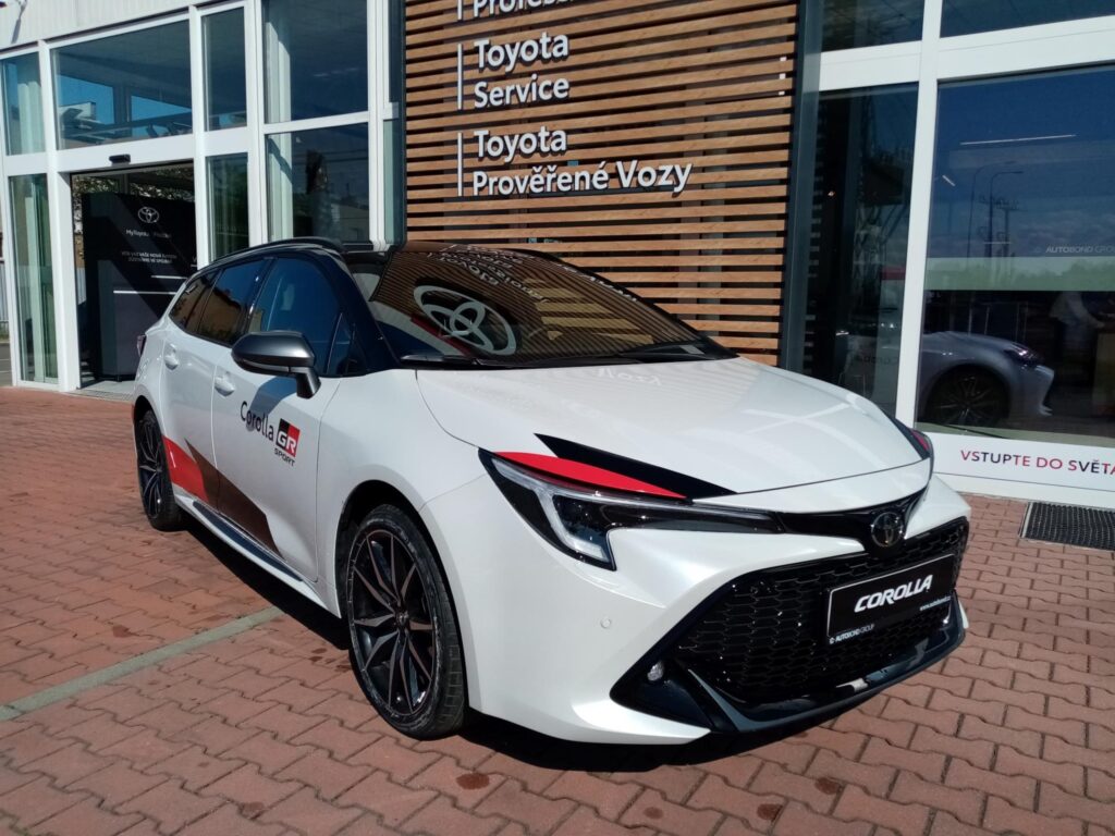 Toyota Corolla  1,8 HEV 4x2 GR SPORT + DYNAMIC