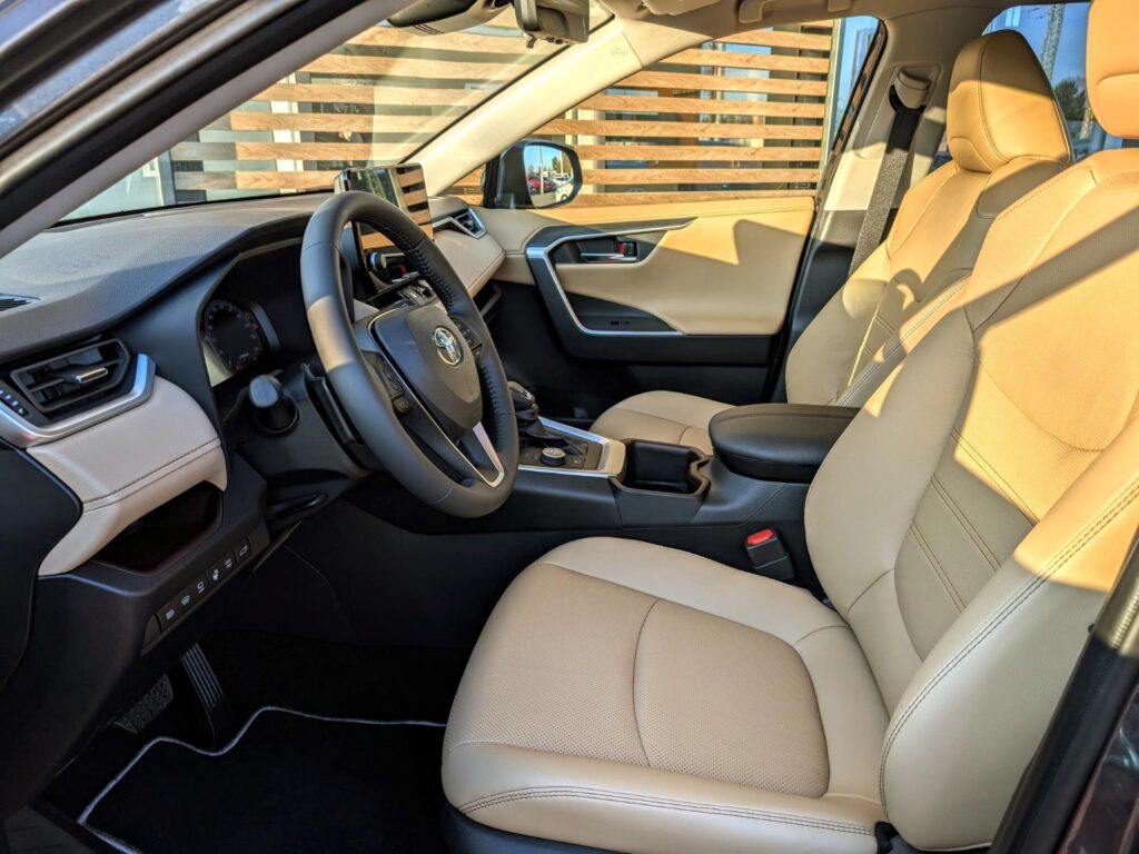 Toyota RAV4  2,5 HEV 4x4 EXECUTIVE