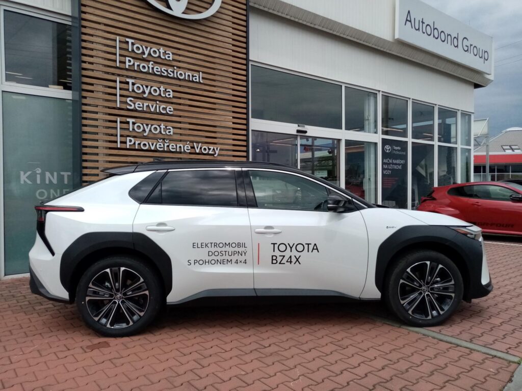 Toyota bZ4X  Electric Motor 150kW 204 1AT 4x2 EXECUTIVE