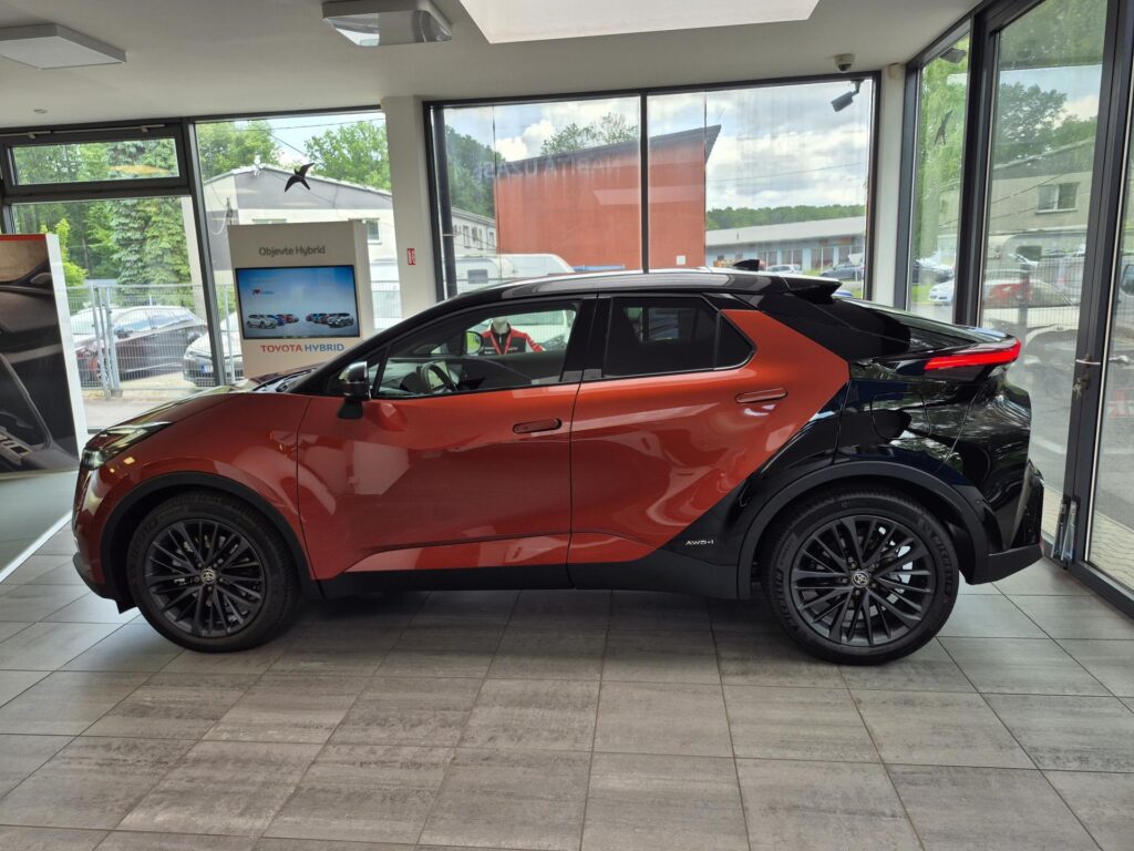 Toyota C-HR  Tokyo Edition 4x4 2.0 Hybrid (198 k)