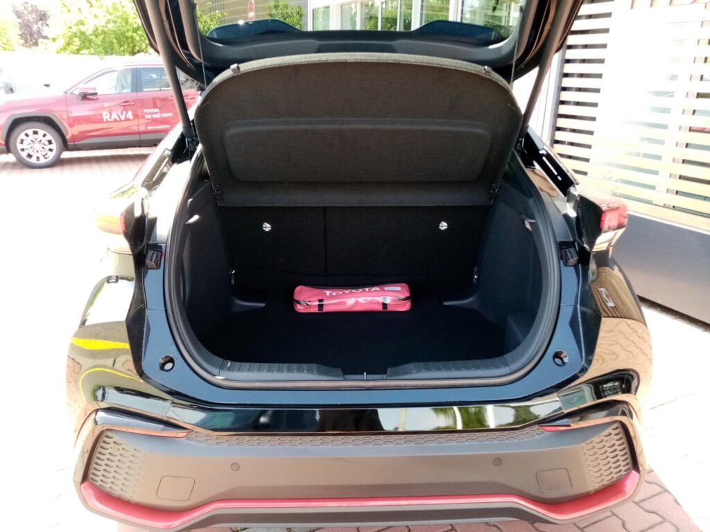 Toyota C-HR  2,0 HEV 4x4 TOKYO EDITION