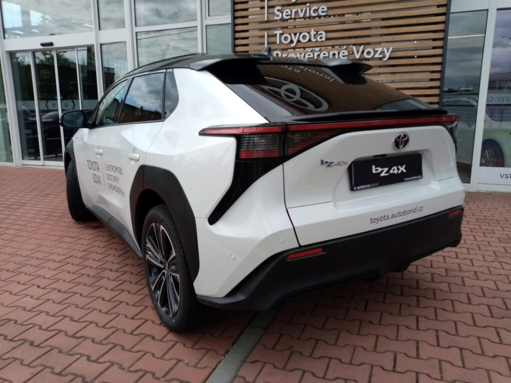 Toyota bZ4X  Electric Motor 150kW 204 1AT 4x2 EXECUTIVE