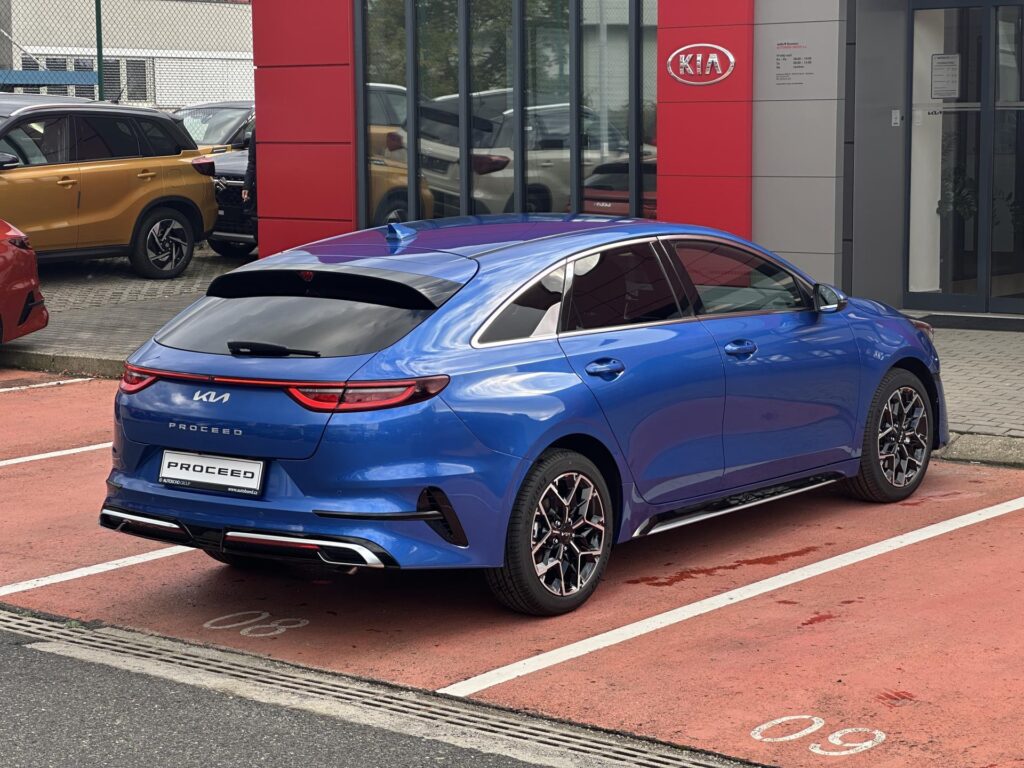 KIA ProCeed  1,5 T-GDi 7DCT GT LINE PLUS