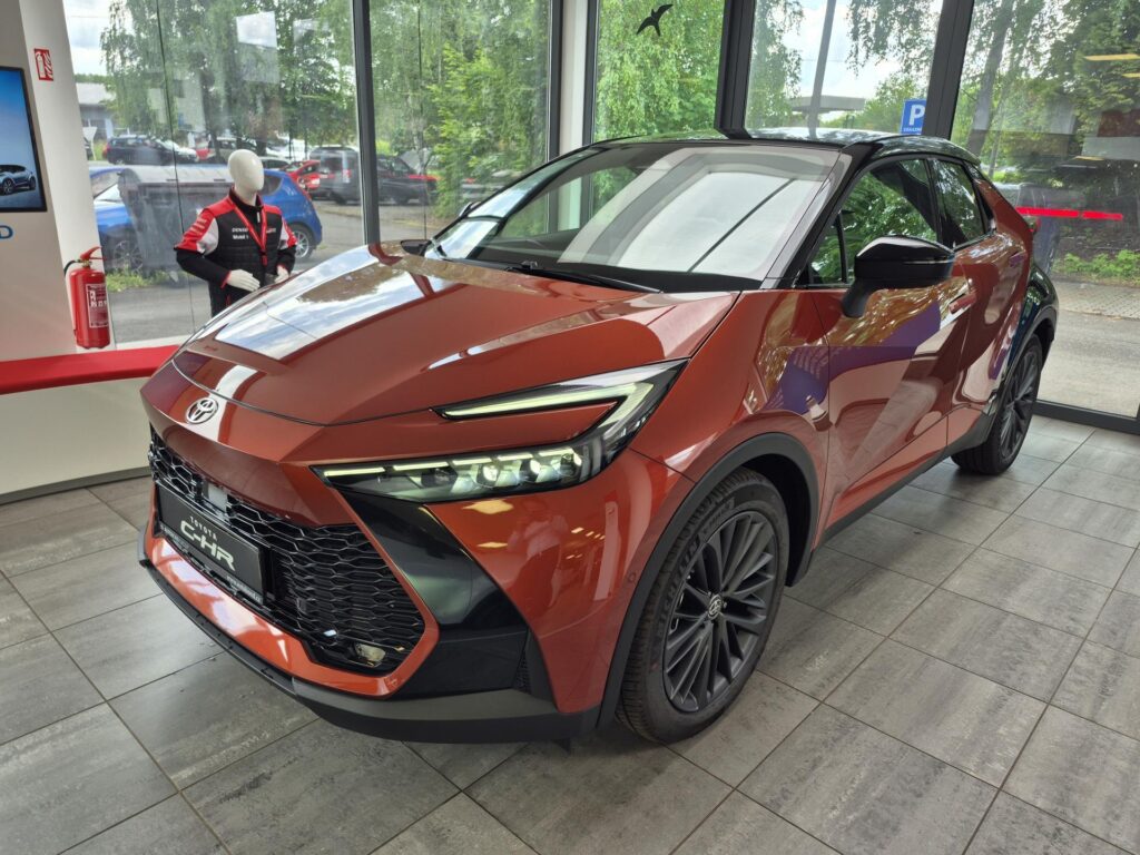 Toyota C-HR  Tokyo Edition 4x4 2.0 Hybrid (198 k)