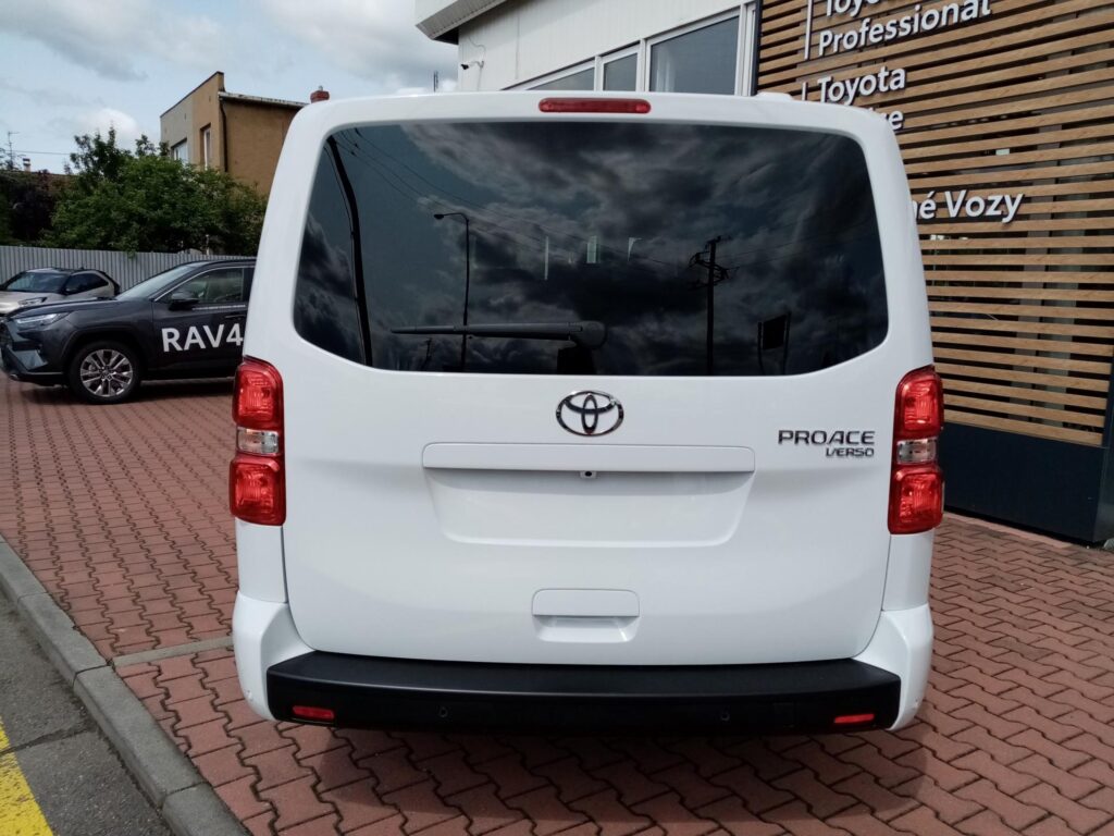 Toyota Proace Verso  2,0D 8AT BUSINESS + COMFORT 8 MÍST