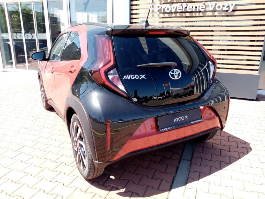Toyota Aygo X  1.0L S-CVT 4x2 STYLE TECH VISION