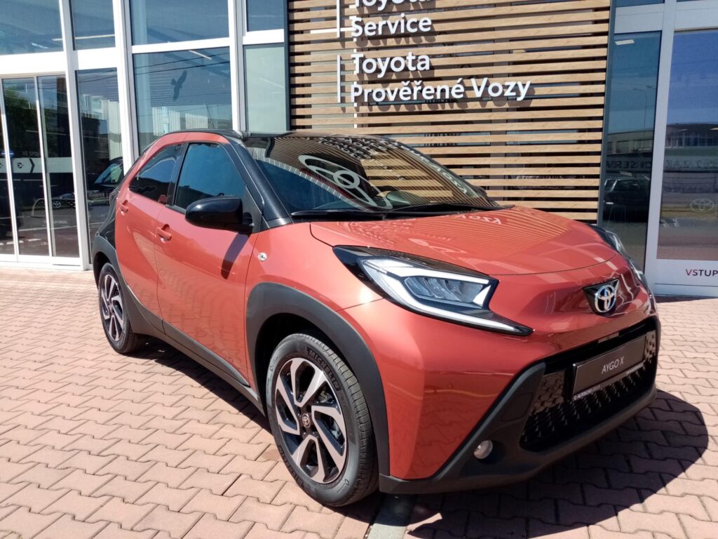 Toyota Aygo X  1.0L S-CVT 4x2 STYLE TECH VISION