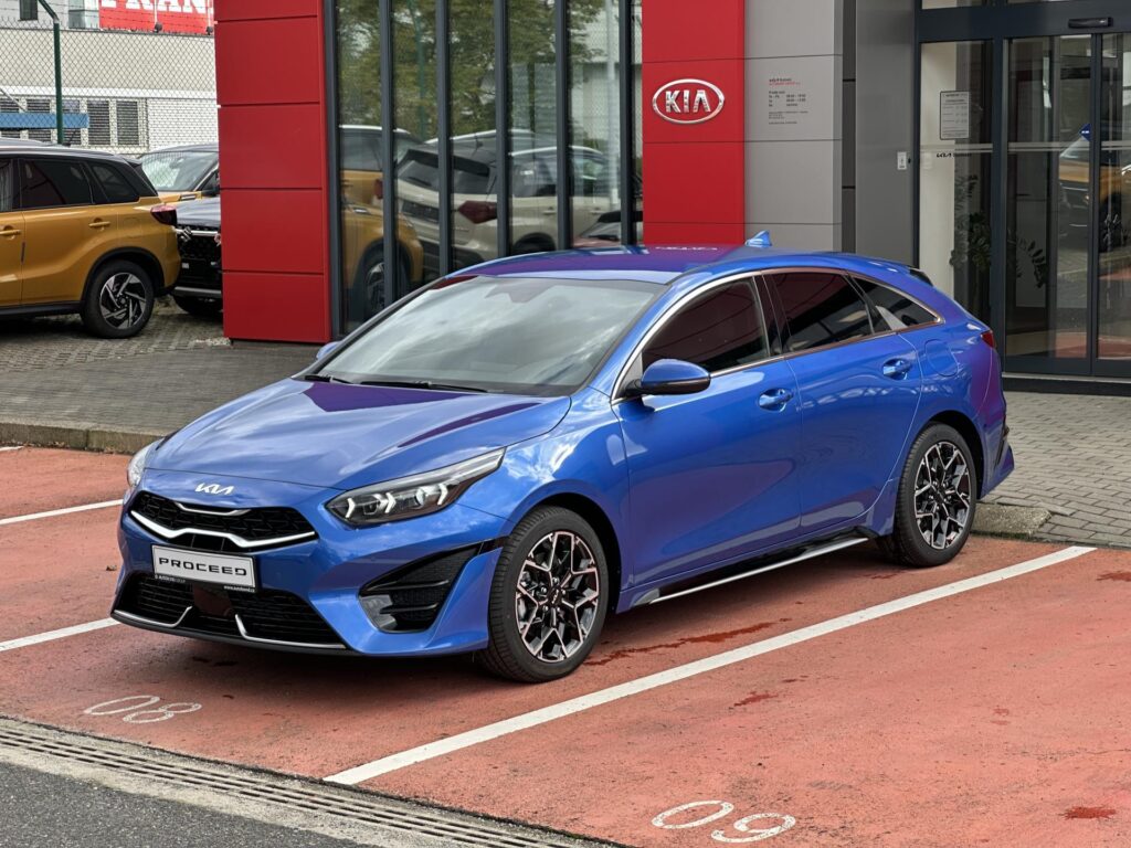 KIA ProCeed  1,5 T-GDi 7DCT GT LINE PLUS
