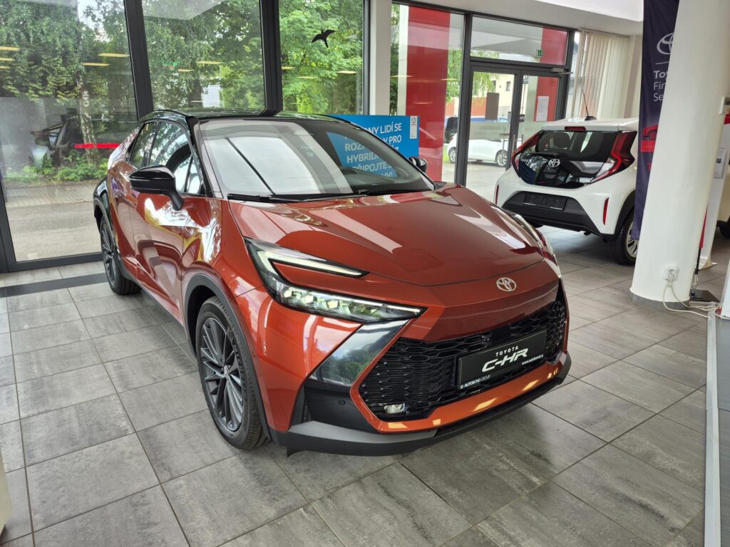 Toyota C-HR  Tokyo Edition 4x4 2.0 Hybrid (198 k)