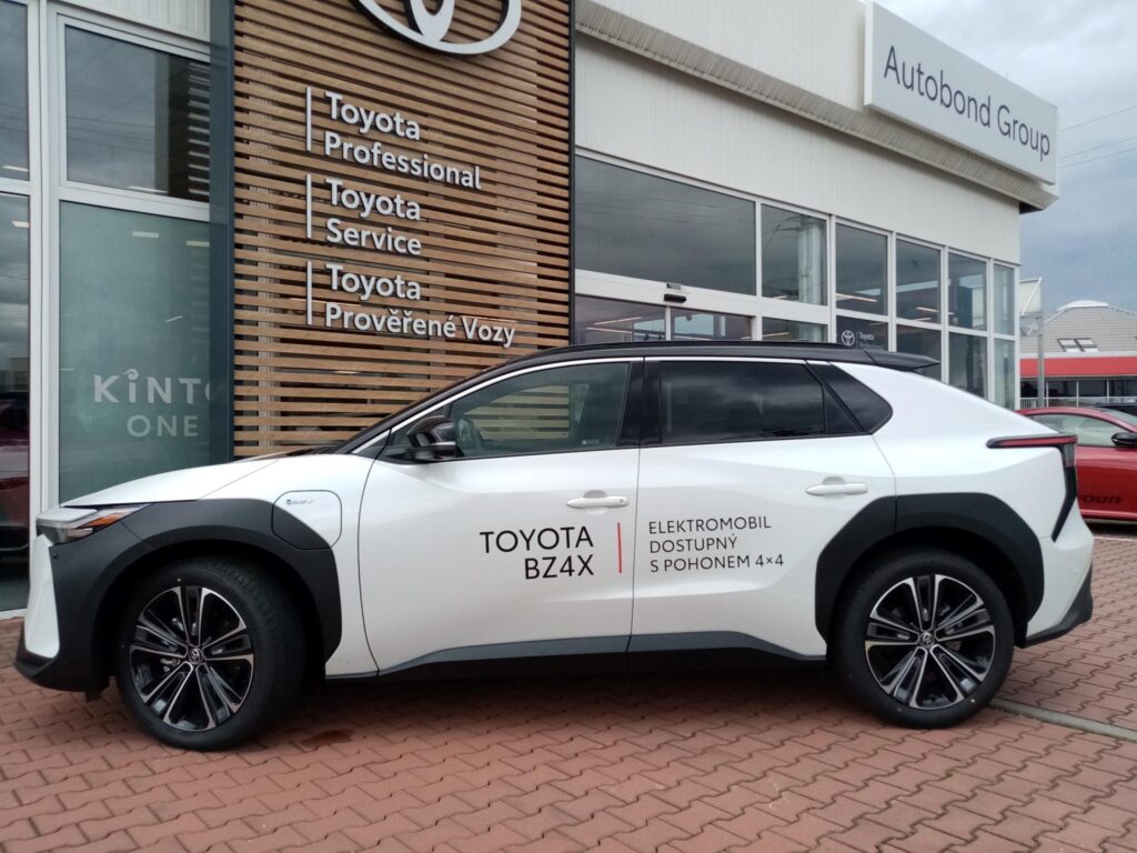 Toyota bZ4X  Electric Motor 150kW 204 1AT 4x2 EXECUTIVE