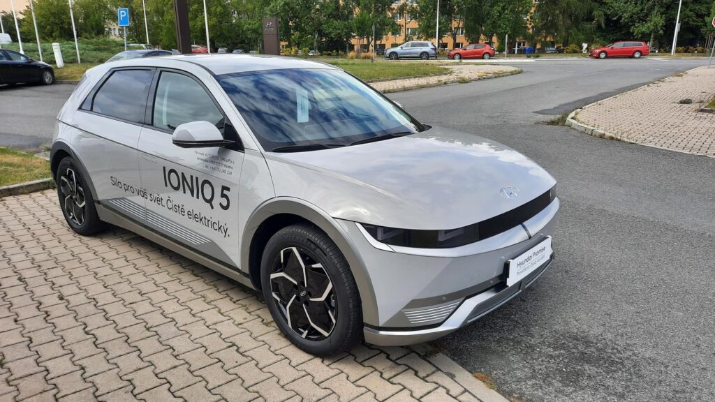 Hyundai Ioniq 5  5 POWER 77 kWh  325k Style Premium 4x4