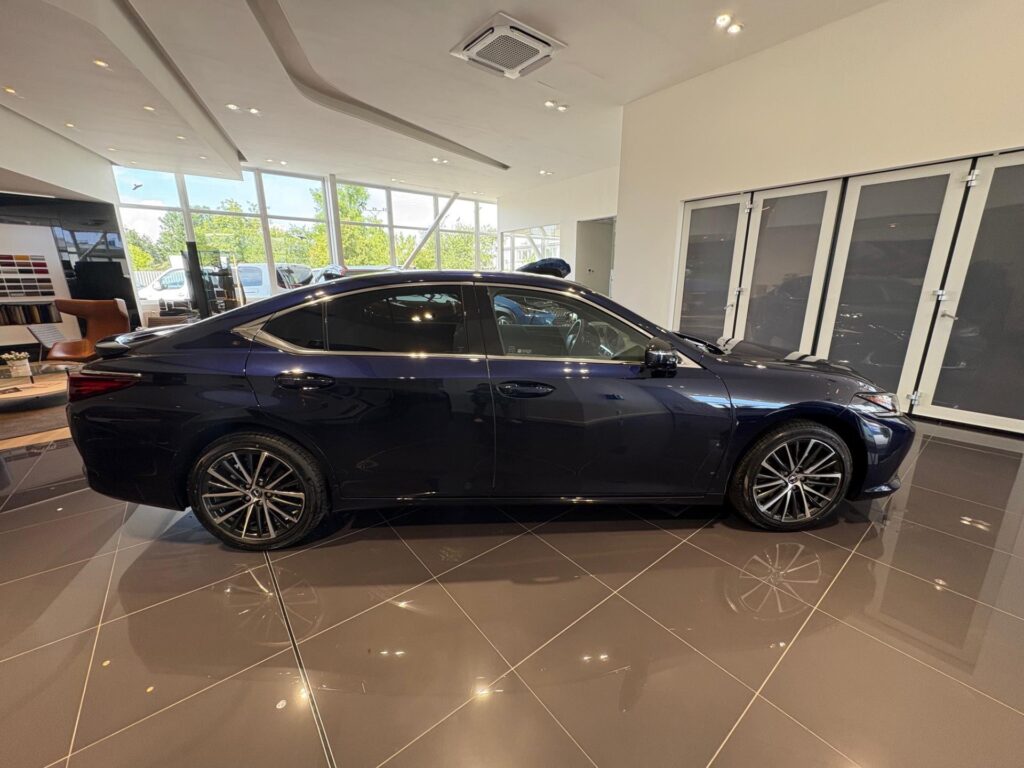 Lexus ES 300h  Prestige Top