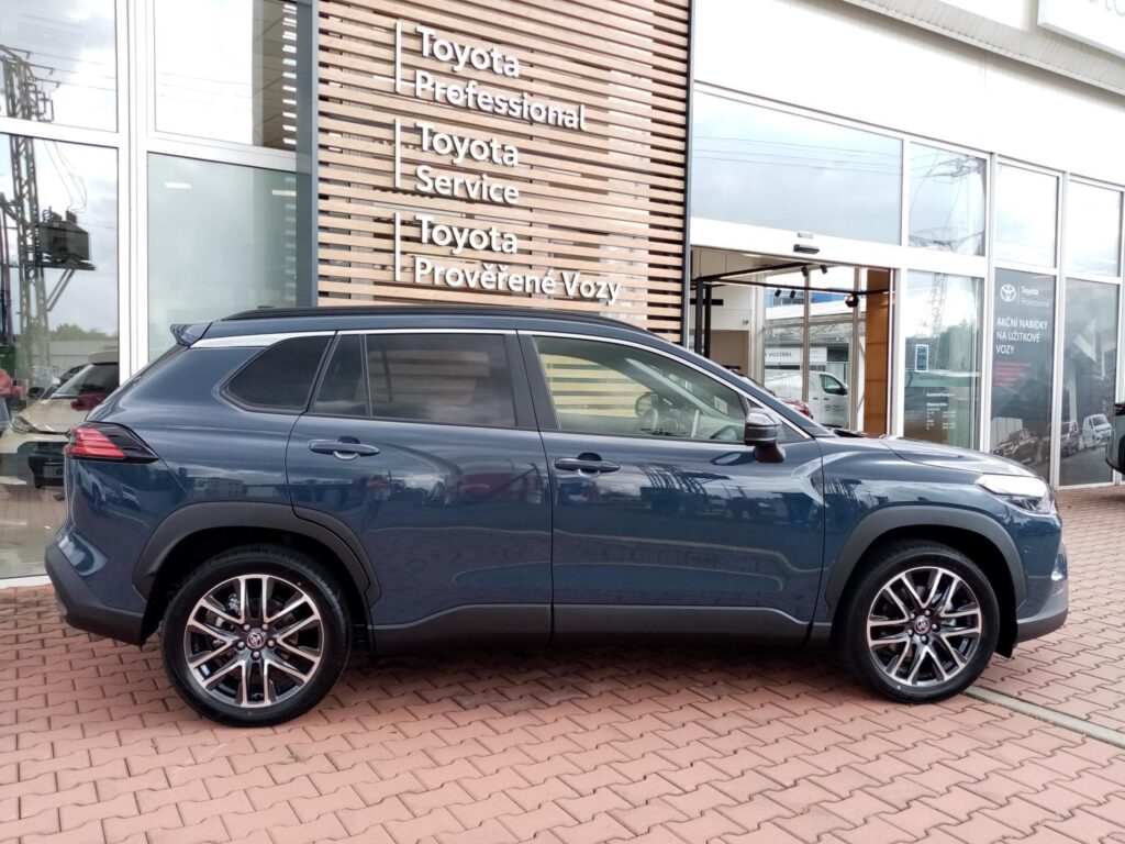 Toyota Corolla Cross  2,0 HEV 4x2 EXECUTIVE + SKYVIEW