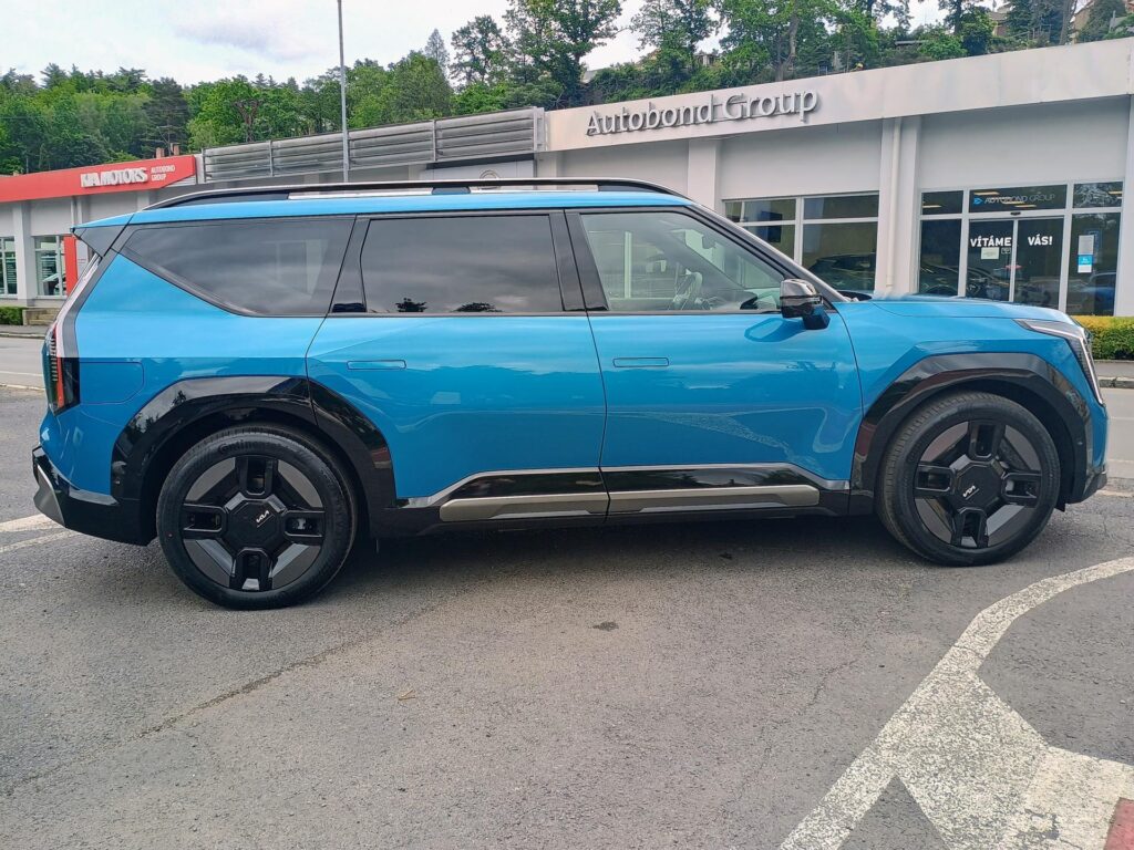 KIA EV9  GT LINE 4×4+PNS+180ST.SEDADLA