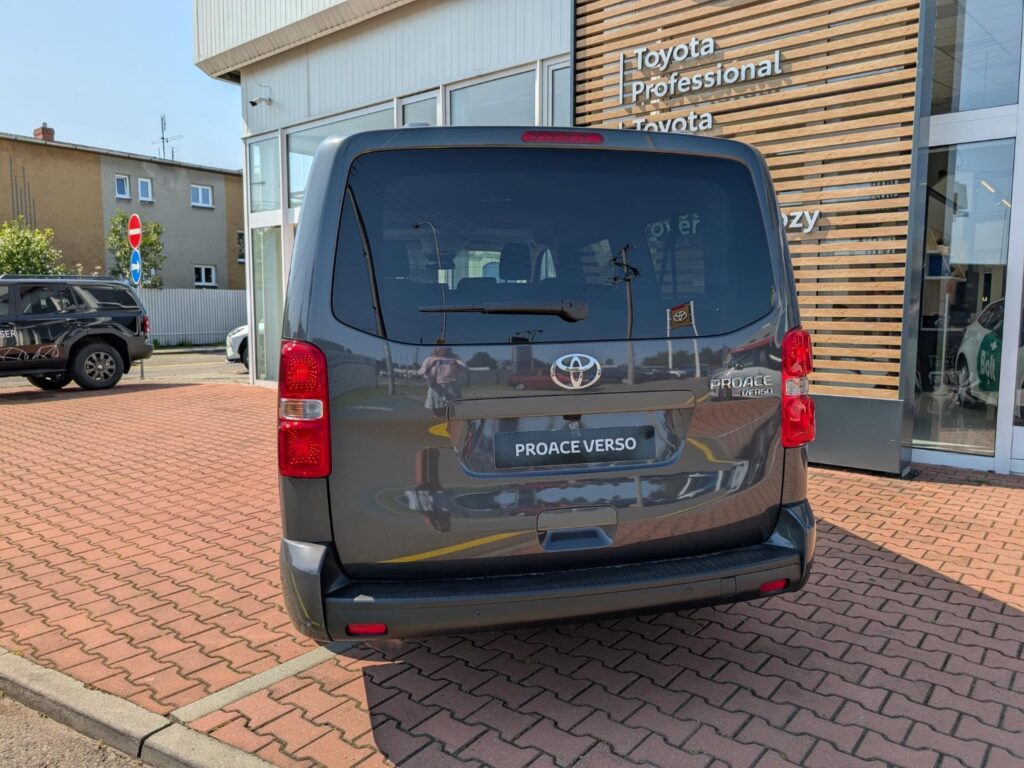 Toyota Proace Verso  2,0D 8AT L2 BUSINESS + COMFORT 8 MÍST