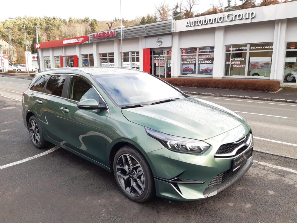 KIA Ceed  SW TOP 1,5 T-GDi 6MT+BUS