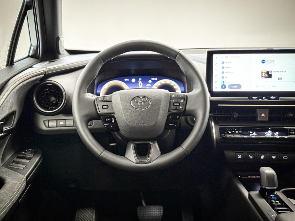 Toyota C-HR  2.0L HEV CVT Executive Premiere Edition 4×4 + ZIMNÍ KOMPLETY ZDARMA