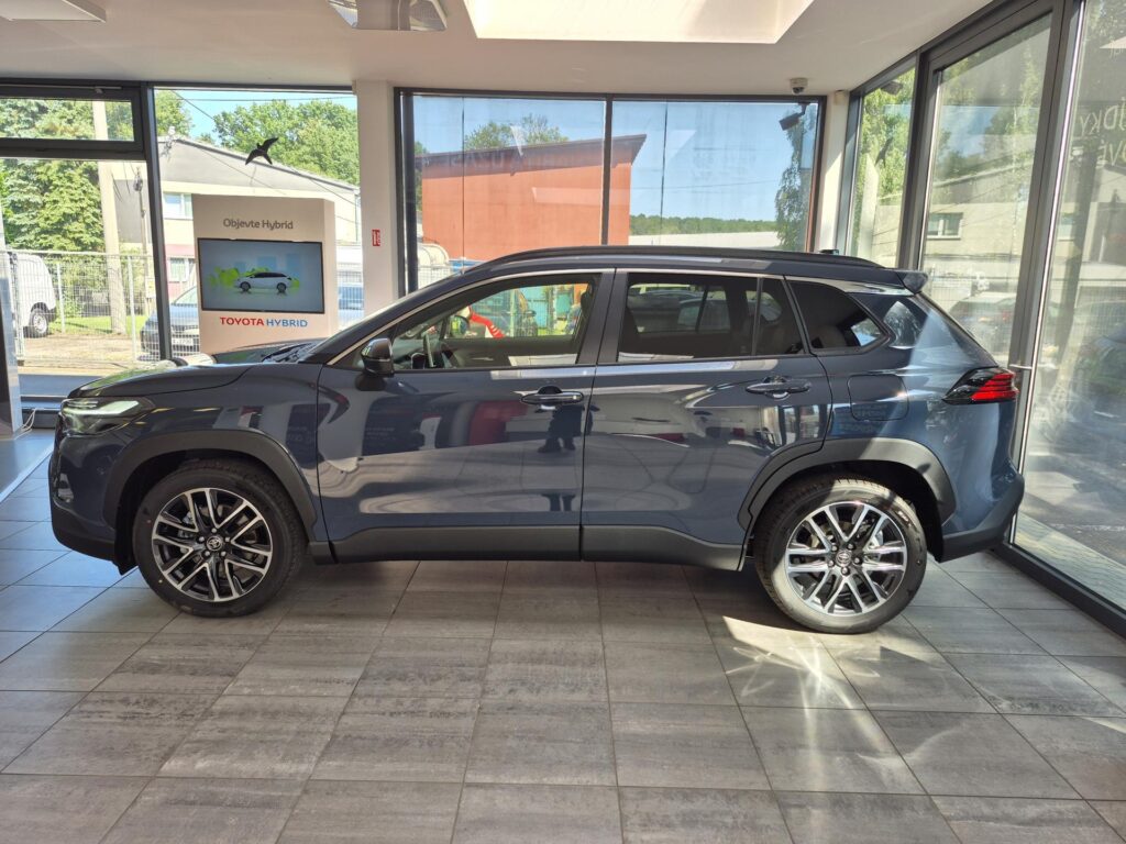 Toyota Corolla Cross  Executive Skyview 2.0 Hybrid (178 k)