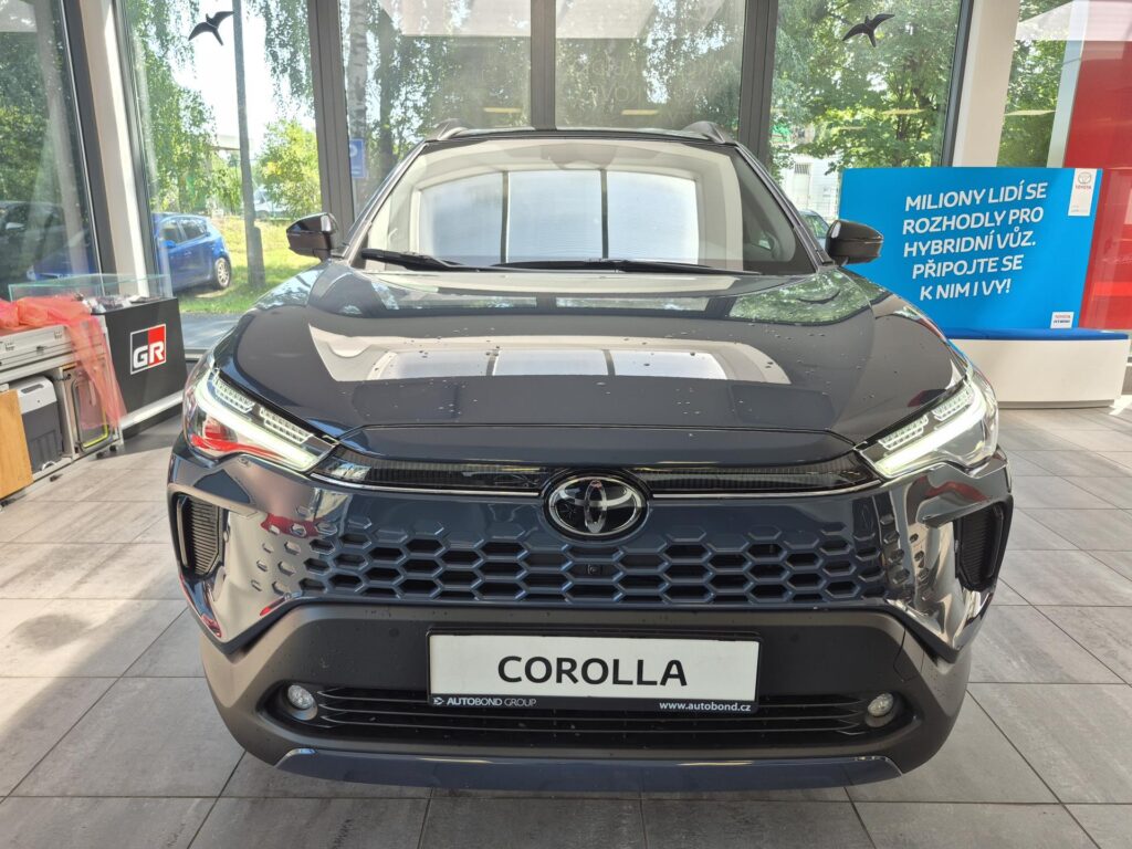 Toyota Corolla Cross  Executive Skyview 2.0 Hybrid (178 k)