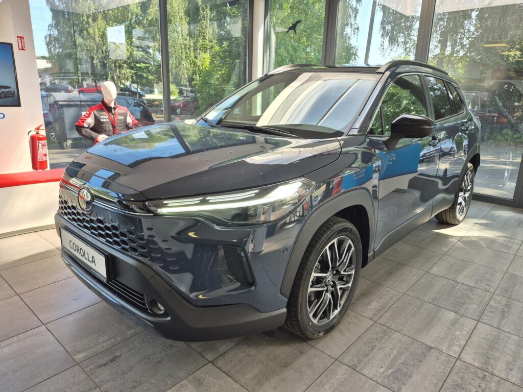 Toyota Corolla Cross  Executive Skyview 2.0 Hybrid (178 k)