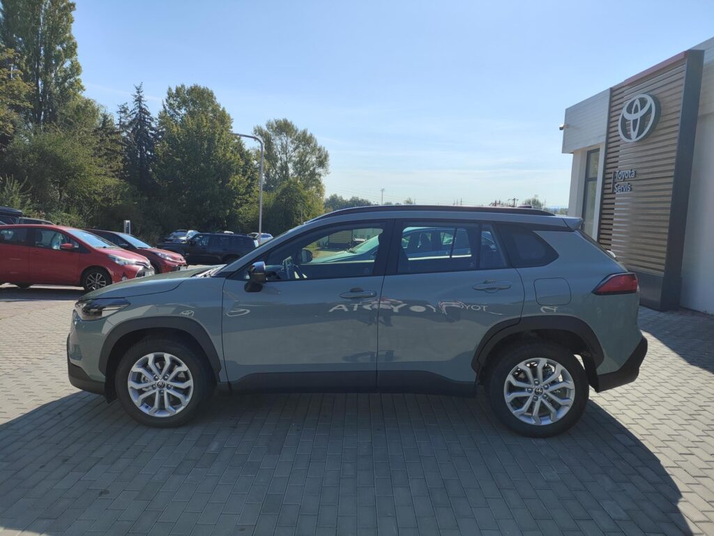 Toyota Corolla Cross  1.8 HEV Comfort Business + zimní kola