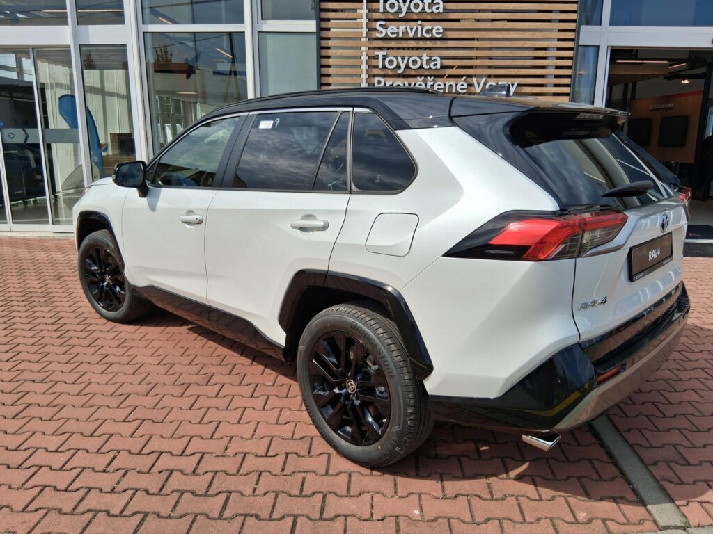 Toyota RAV4  2,5 HEV 4X4 SELECTION 222K