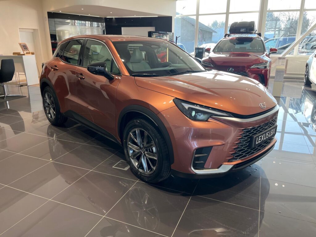 Lexus LBX  Elegant Tech