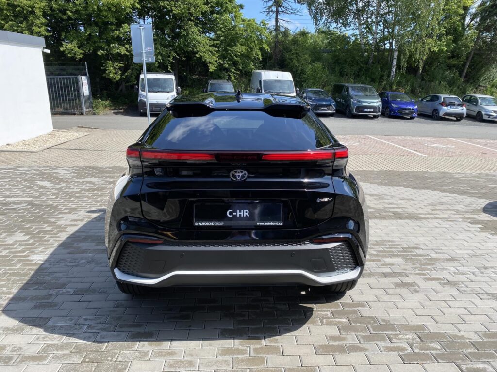 Toyota C-HR  2.0 HEV Tokyo Edition + zimní kola