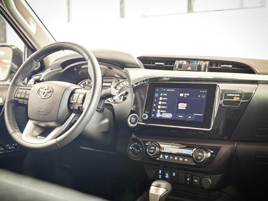 Toyota Hilux  2,4 Diesel  AT