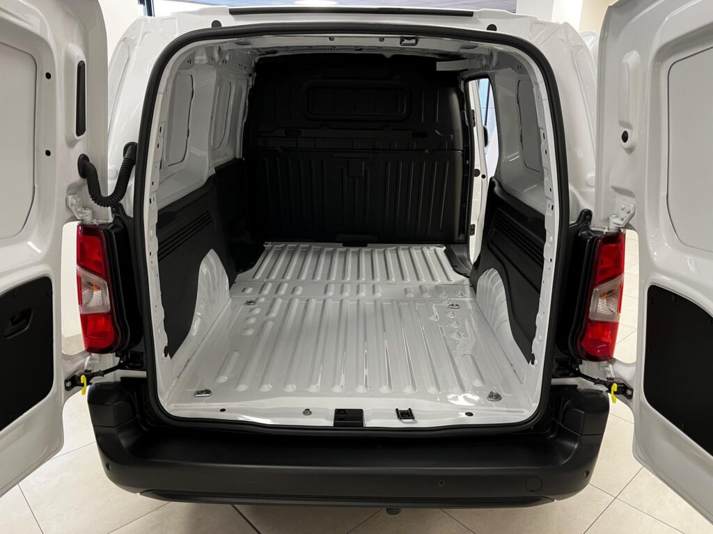 Toyota Proace City  1.5 130 6MT Active Multimedia