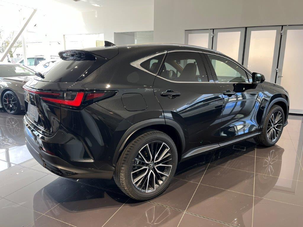 Lexus NX 350h  LUXURY 4x4