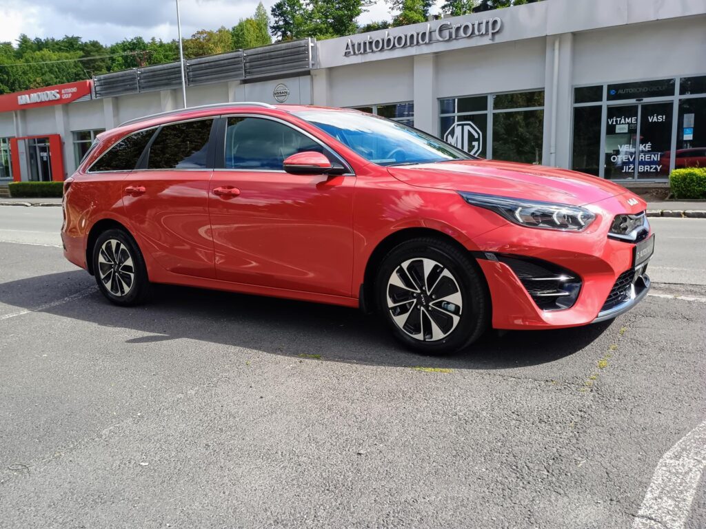 KIA Ceed  PREMIUM 1.6 GDI PHEV 6DCT