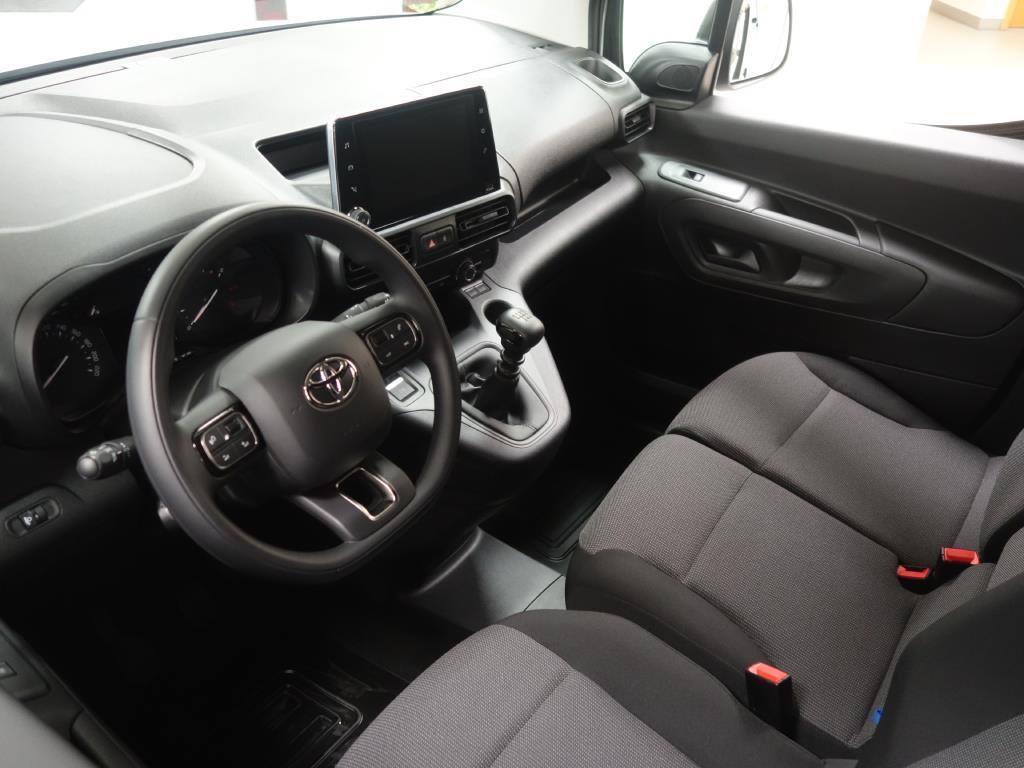 Toyota Proace City  1.5 130 6MT Active Multimedia