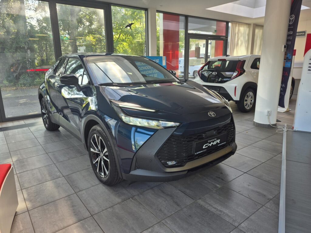Toyota C-HR  Style 2.0 Plug-in Hybrid (220k)